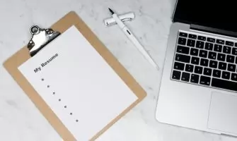 Papel De Impressora Branco Ao Lado Do Computador Portatil Prateado 7iSEHWsxPLw